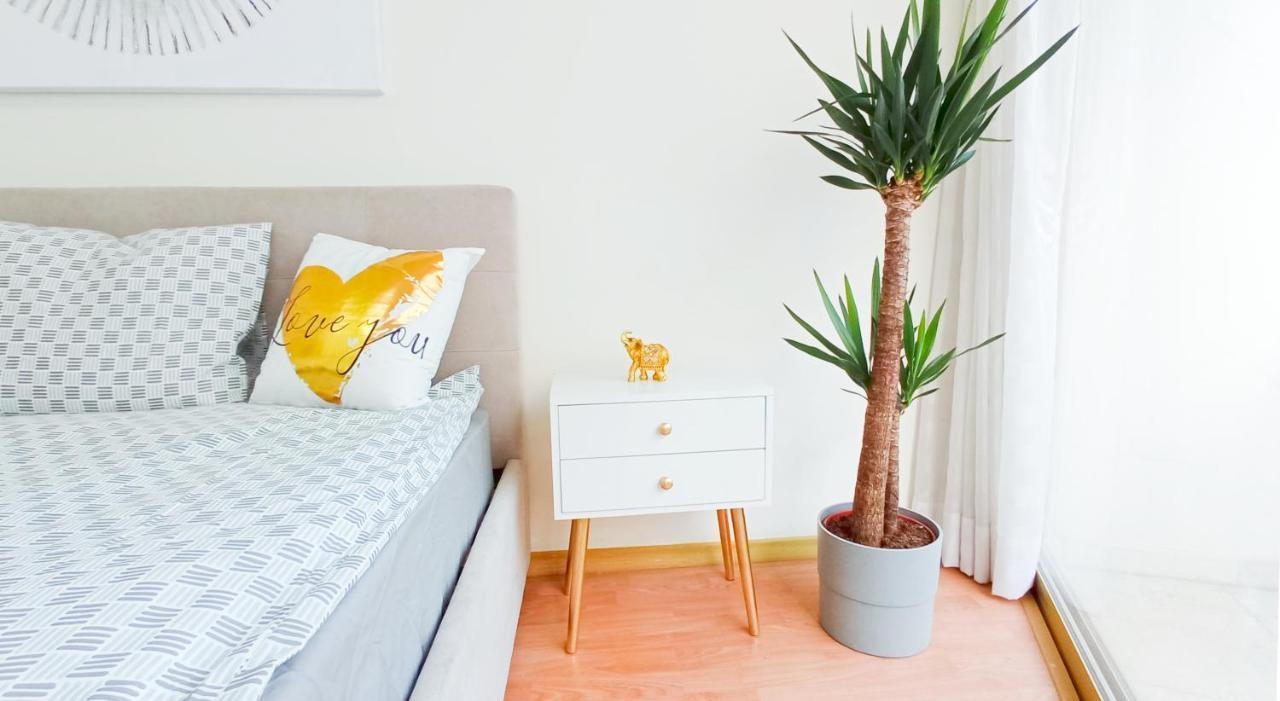1A Beach & Business Apartment In The City Center! Ларнака Екстериор снимка
