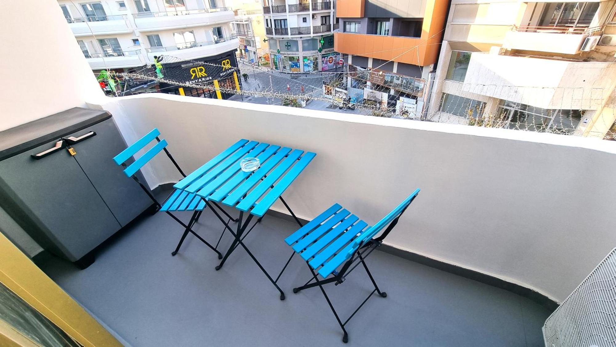 1A Beach & Business Apartment In The City Center! Ларнака Екстериор снимка